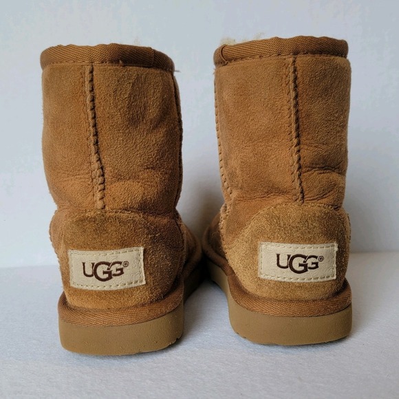 UGG Classic II Toddler Boots Size 8 Chestnut Sheepskin Winter Boots Kids - Picture 2 of 13